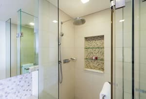 thumbnail: Deep soaking bathtub