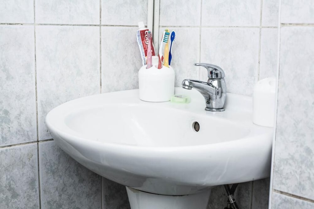 Bathroom sink