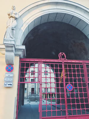 thumbnail: Property entrance
