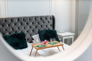 thumbnail: Interior detail