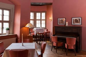 thumbnail: Restaurant