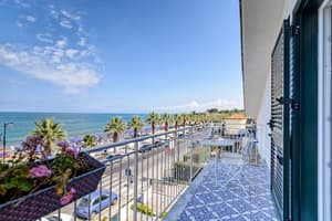 thumbnail: Balcony view