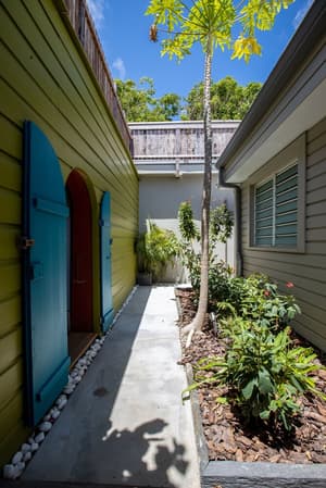 thumbnail: Exterior
