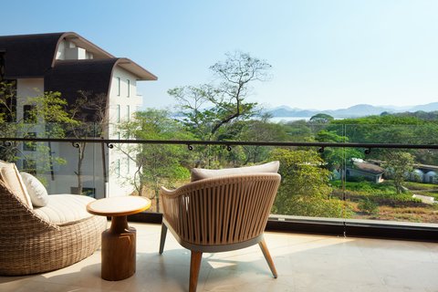 Cool Corner Suite Balcony And View