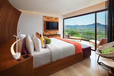 King Fantastic Ocean View Suite