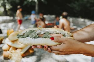 thumbnail: Outdoor dining