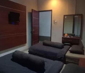 thumbnail: Interior entrance