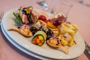 thumbnail: Restaurant