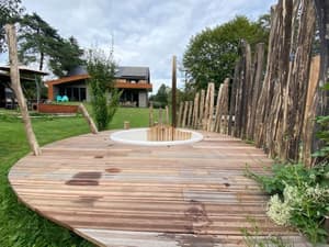 thumbnail: Property grounds