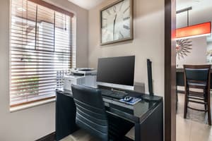 thumbnail: Business center