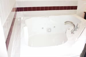 thumbnail: Jetted tub