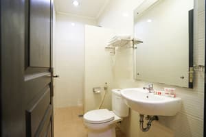 thumbnail: Bathroom