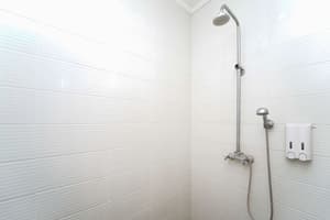 thumbnail: Bathroom shower