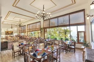 thumbnail: Restaurant