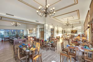 thumbnail: Restaurant