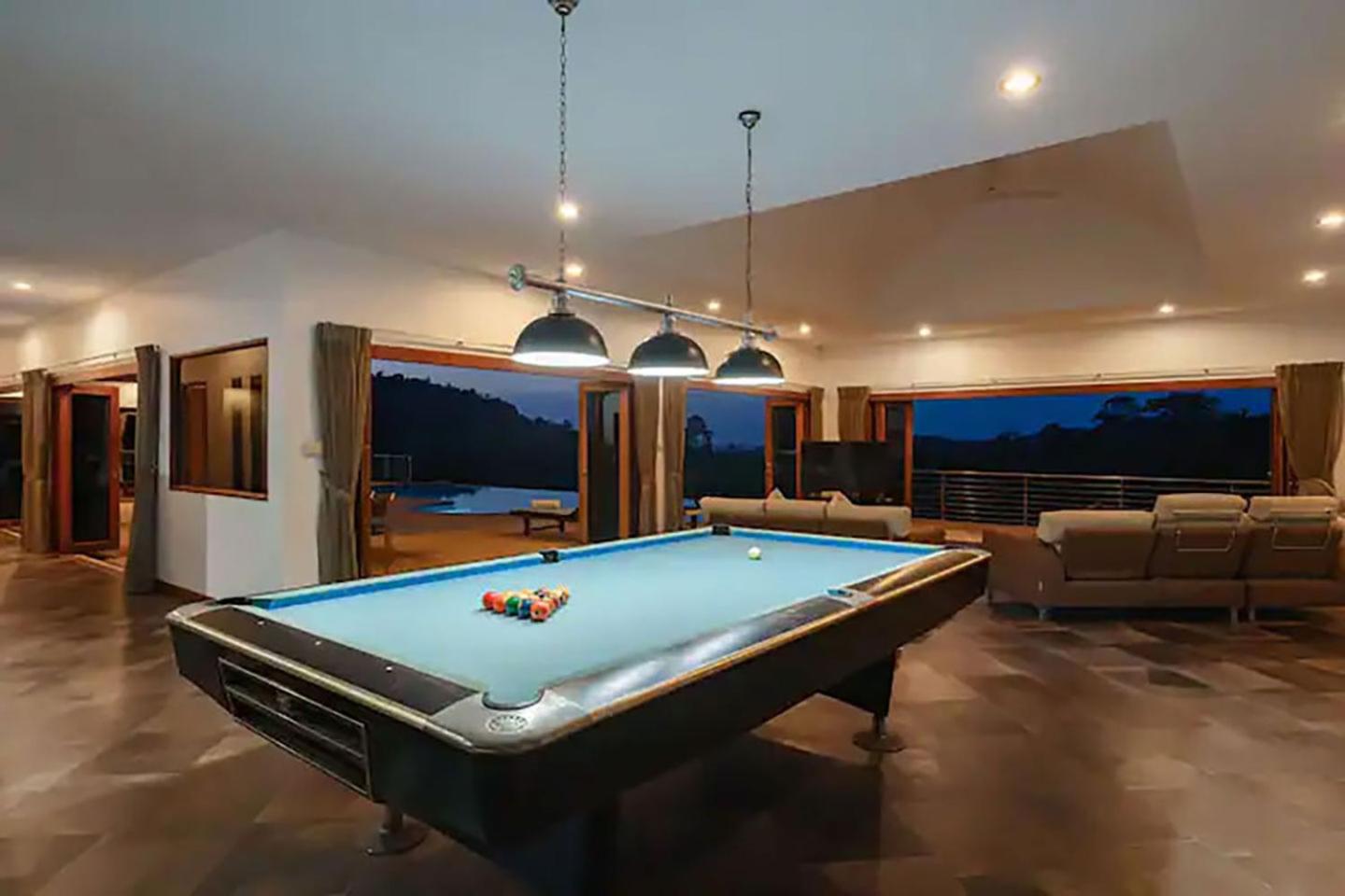 Swimming pool-spa