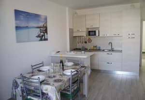 thumbnail: In-room dining