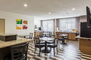 thumbnail: Breakfast area