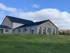 thumbnail: Front of property