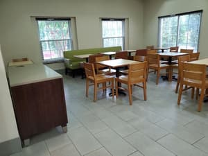 thumbnail: Breakfast area