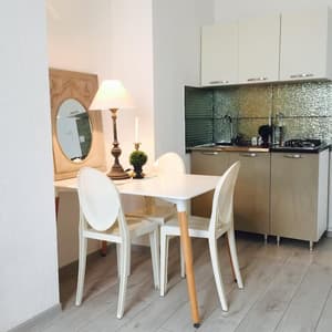 thumbnail: In-room dining