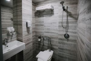 thumbnail: Bathroom shower