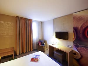 thumbnail: Room