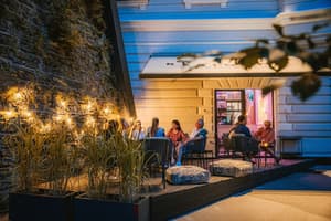 thumbnail: Bar (on property)