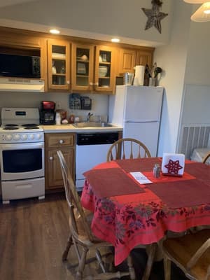 thumbnail: In-room dining