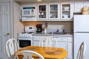 thumbnail: In-room dining