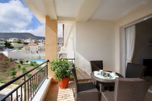 thumbnail: In-room dining