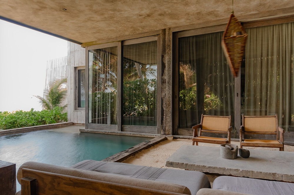 Private pool