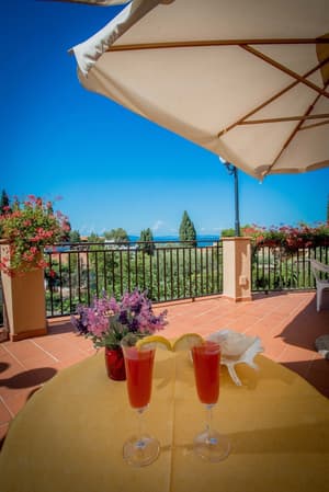 thumbnail: Terrace/patio
