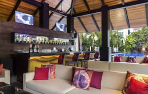thumbnail: Bar (on property)