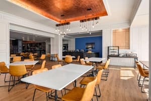 thumbnail: Breakfast area