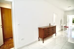 thumbnail: Interior entrance