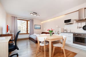 thumbnail: Dining room