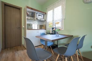 thumbnail: In-room dining