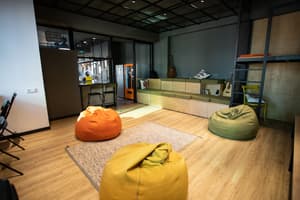 thumbnail: Lobby sitting area