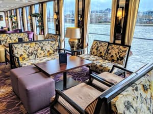 thumbnail: Lounge