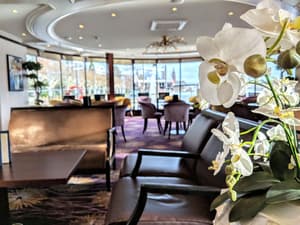 thumbnail: Bar (on property)