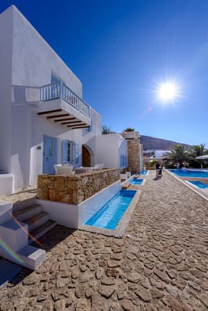 thumbnail: Front of property