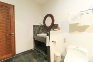 thumbnail: Bathroom shower