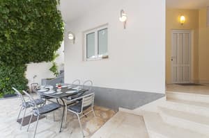 thumbnail: Exterior