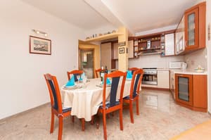 thumbnail: Dining room