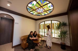 thumbnail: Interior entrance