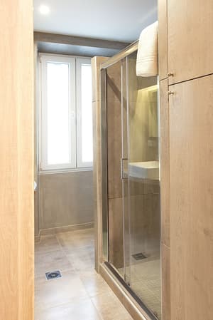 thumbnail: Bathroom shower