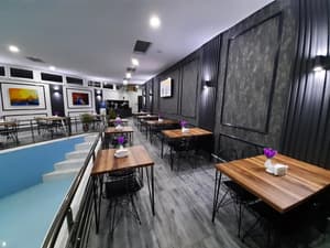 thumbnail: Restaurant