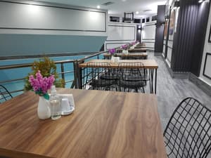 thumbnail: Restaurant
