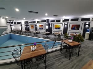 thumbnail: Restaurant